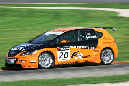 Tom Coronel in actie op Valencia
